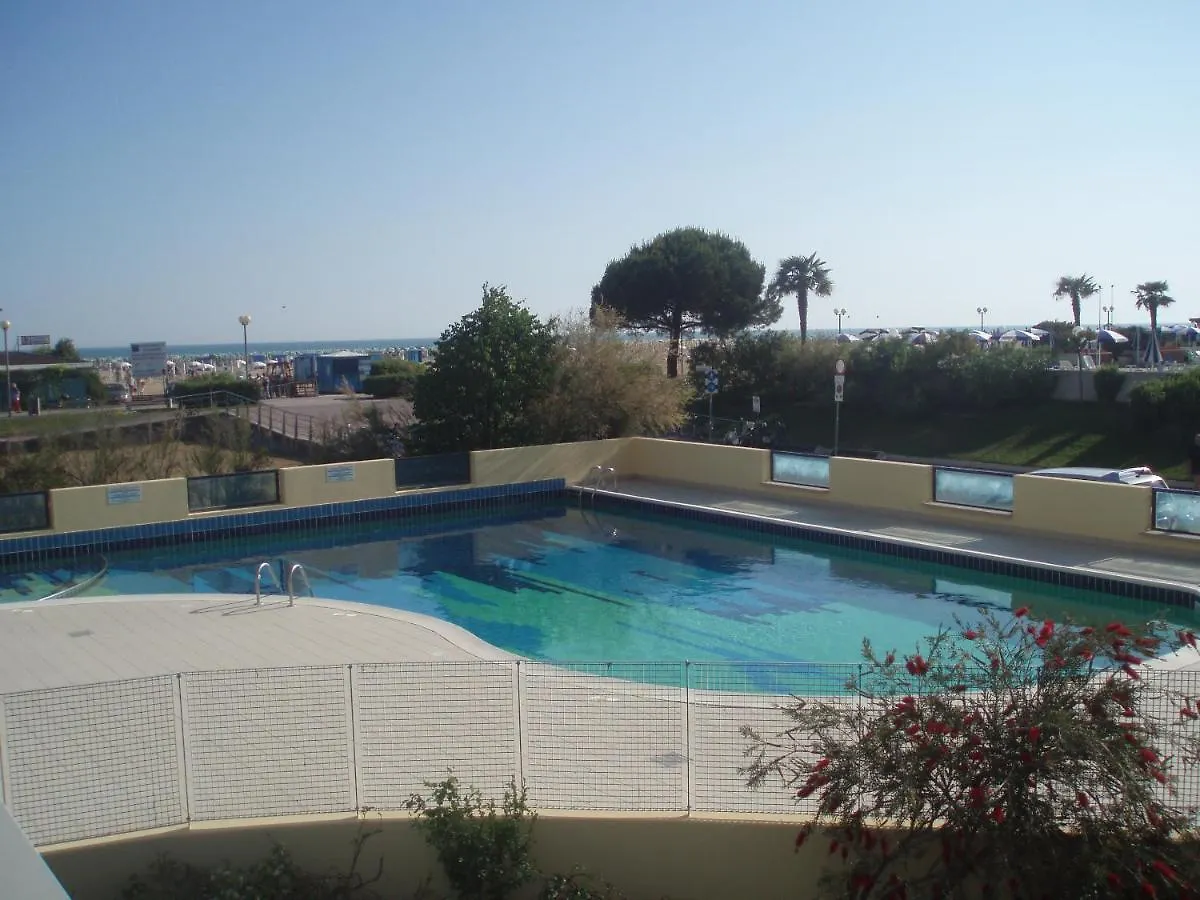 Appartement Modern Flat For 8 People With Swimming Pool à Bibione